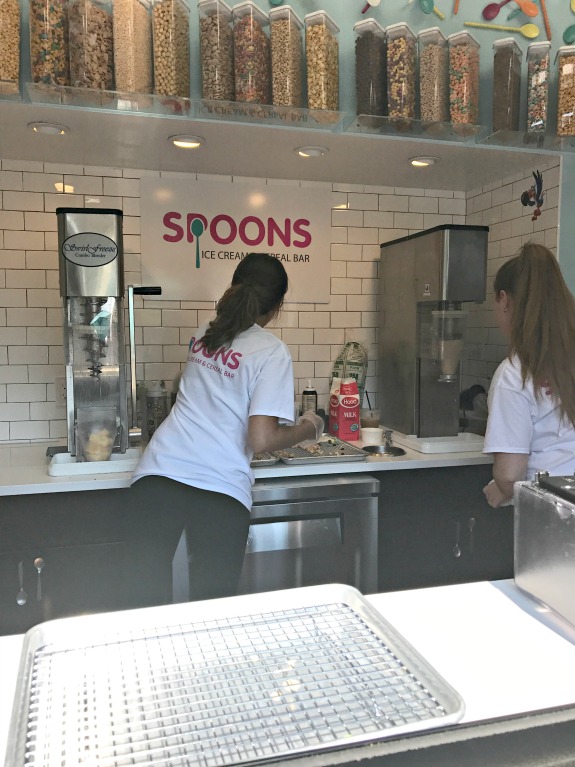 spoons ice cream & cereal bar